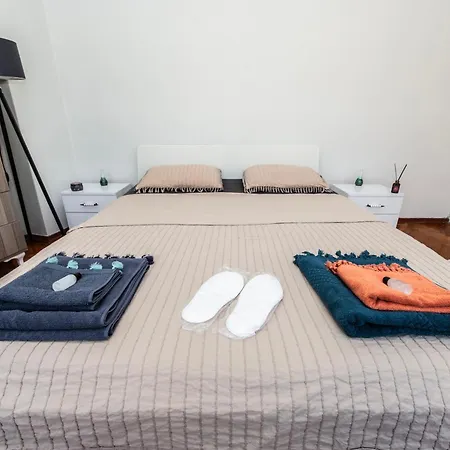 Apartament Kadikoey Bogada 4+1 Full Esyali Daire Stambuł