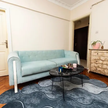 Kadikoey Bogada 4+1 Full Esyali Daire Apartament