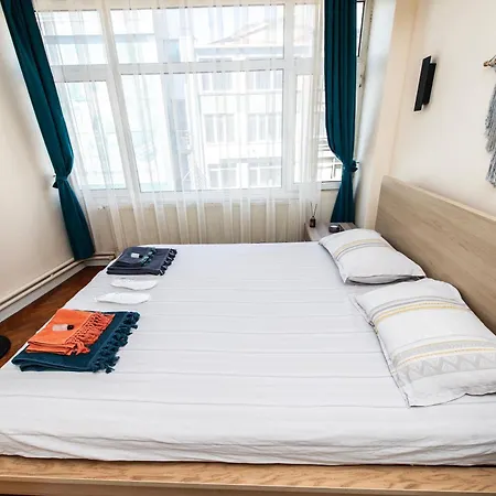 Kadikoey Bogada 4+1 Full Esyali Daire * Stambuł
