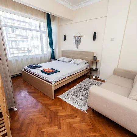 Kadikoey Bogada 4+1 Full Esyali Daire Appartement