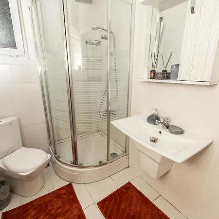Kadikoey Bogada 4+1 Full Esyali Daire Appartement Istanboel
