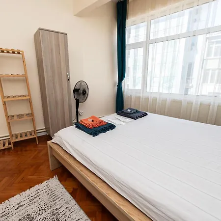Kadikoey Bogada 4+1 Full Esyali Daire
